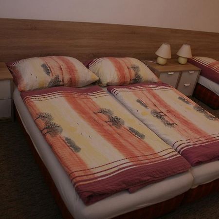 Hostel Boathouse Πράγα Εξωτερικό φωτογραφία