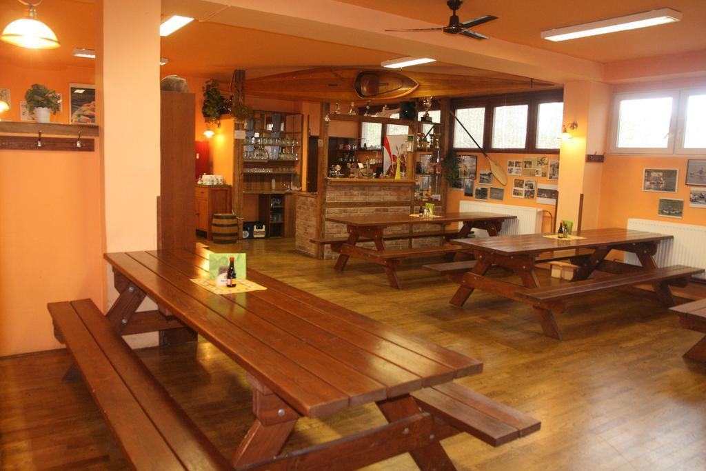 Hostel Boathouse Πράγα Εξωτερικό φωτογραφία
