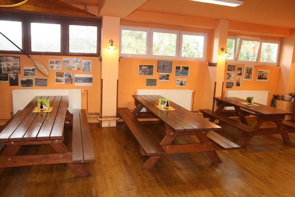 Hostel Boathouse Πράγα Εξωτερικό φωτογραφία