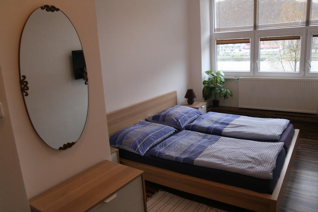 Hostel Boathouse Πράγα Εξωτερικό φωτογραφία